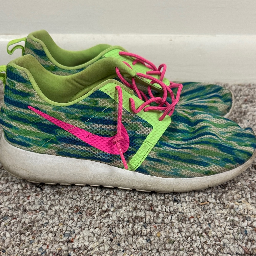 Nike Kids Green and Pink Sneakers